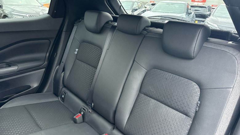 Nissan Juke 1.0 DiG-T N-Connecta 5dr DCT Petrol Hatchback